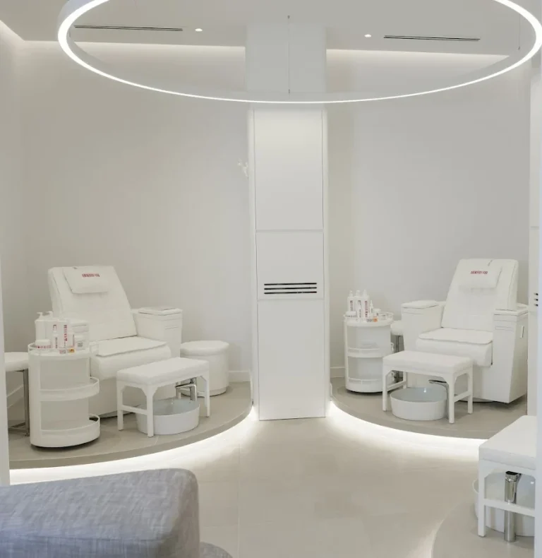 What To Do If You’re Uncomfortable At A Nail Spa
